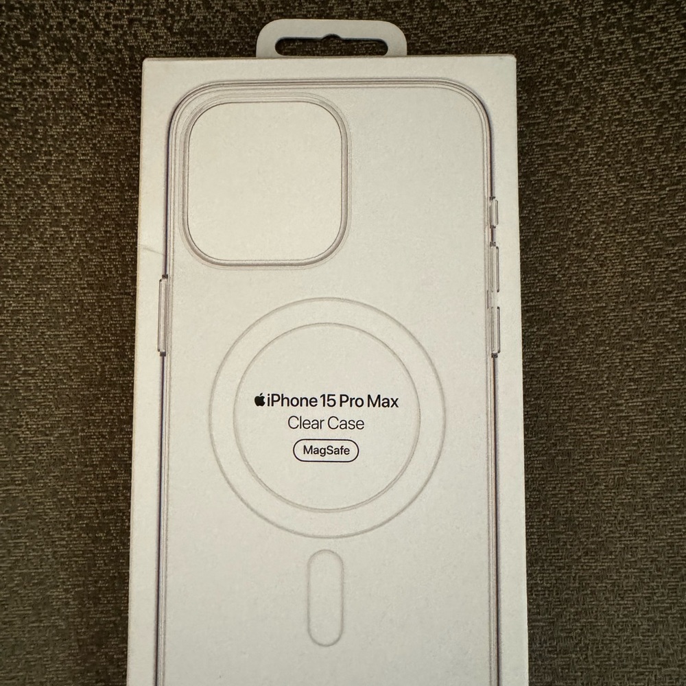 Apple iPhone 15 Pro Max MagSafe Clear Case